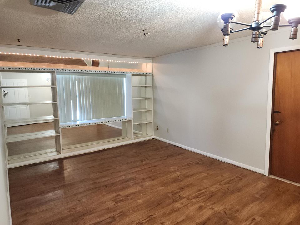 For Rent: $2,350 (3 beds, 2 baths, 1794 Square Feet)