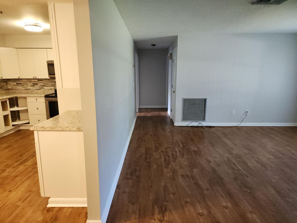 For Rent: $2,400 (3 beds, 2 baths, 1794 Square Feet)