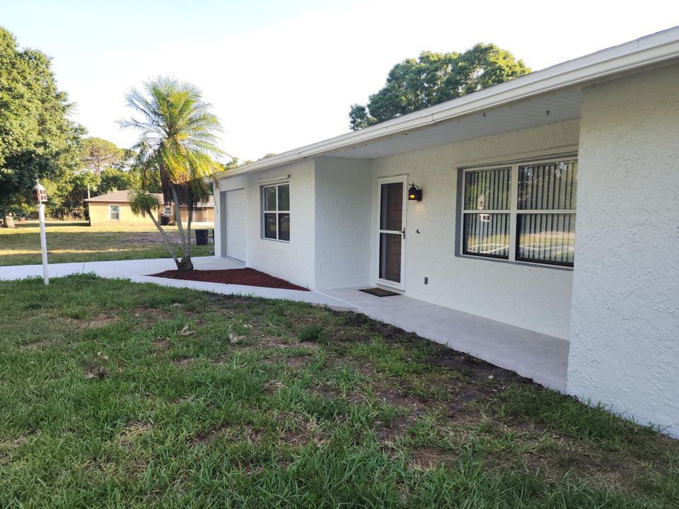 For Rent: $2,400 (3 beds, 2 baths, 1794 Square Feet)