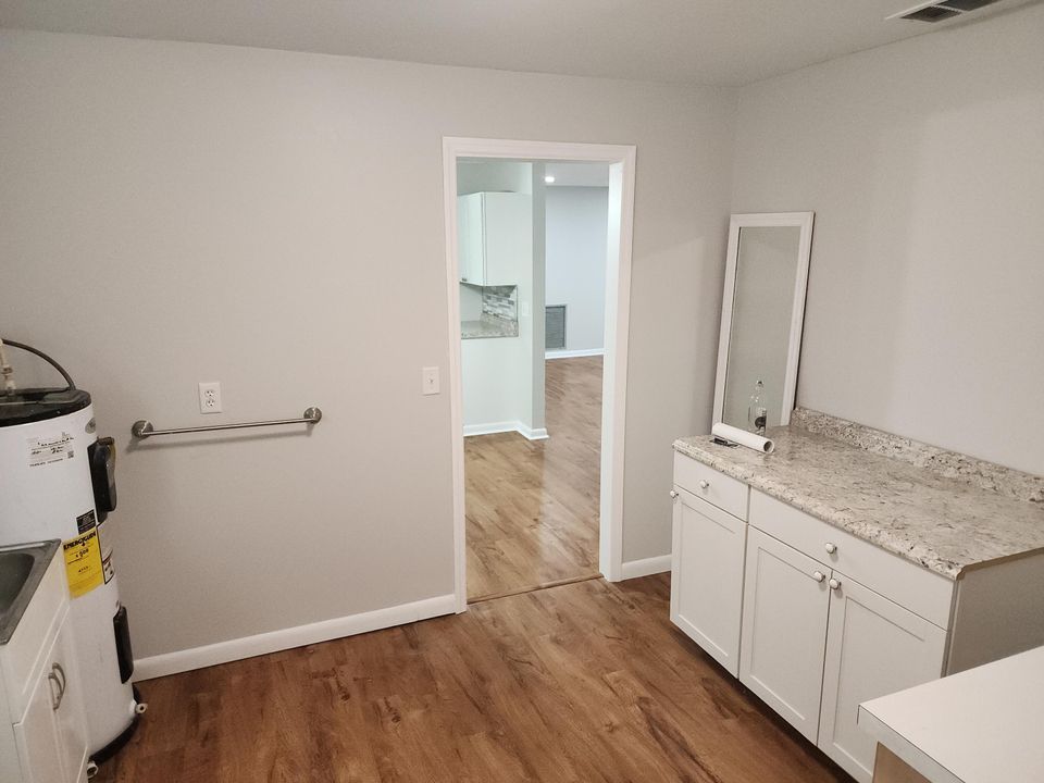 For Rent: $2,400 (3 beds, 2 baths, 1794 Square Feet)