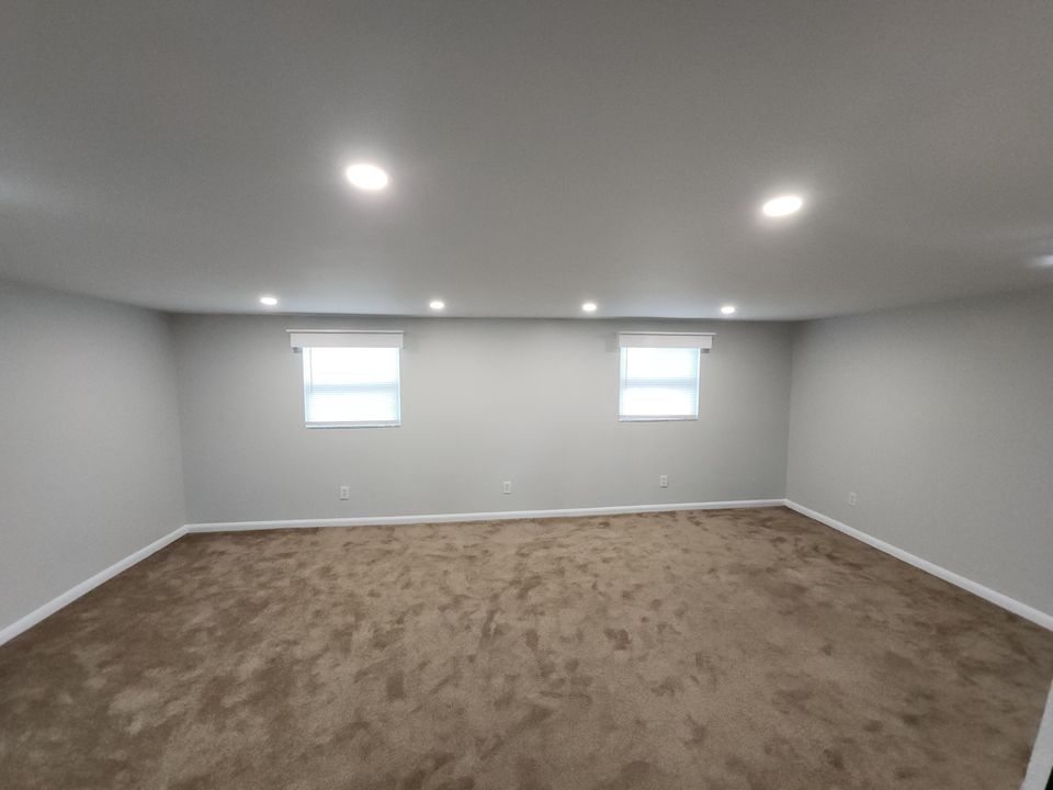 For Rent: $2,350 (3 beds, 2 baths, 1794 Square Feet)