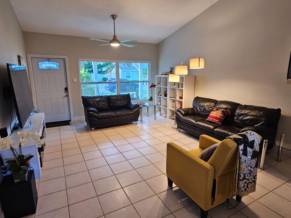 For Sale: $435,000 (3 beds, 2 baths, 1335 Square Feet)