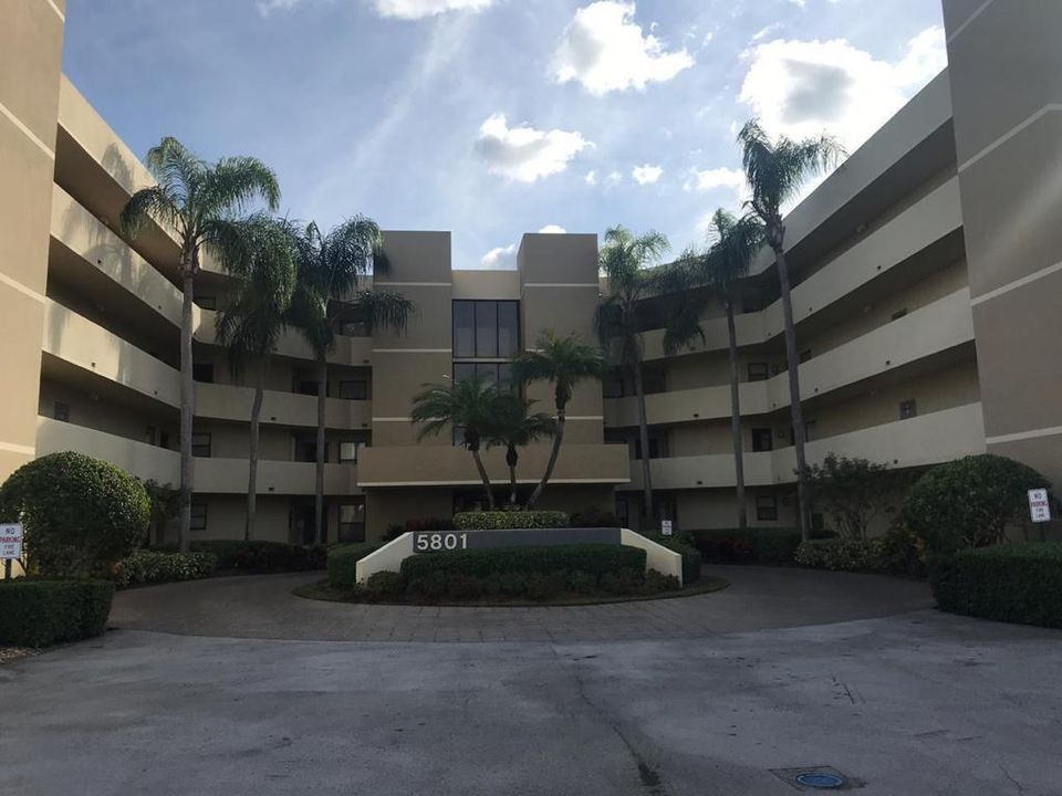 Recently Rented: $5,500 (3 beds, 2 baths, 1597 Square Feet)