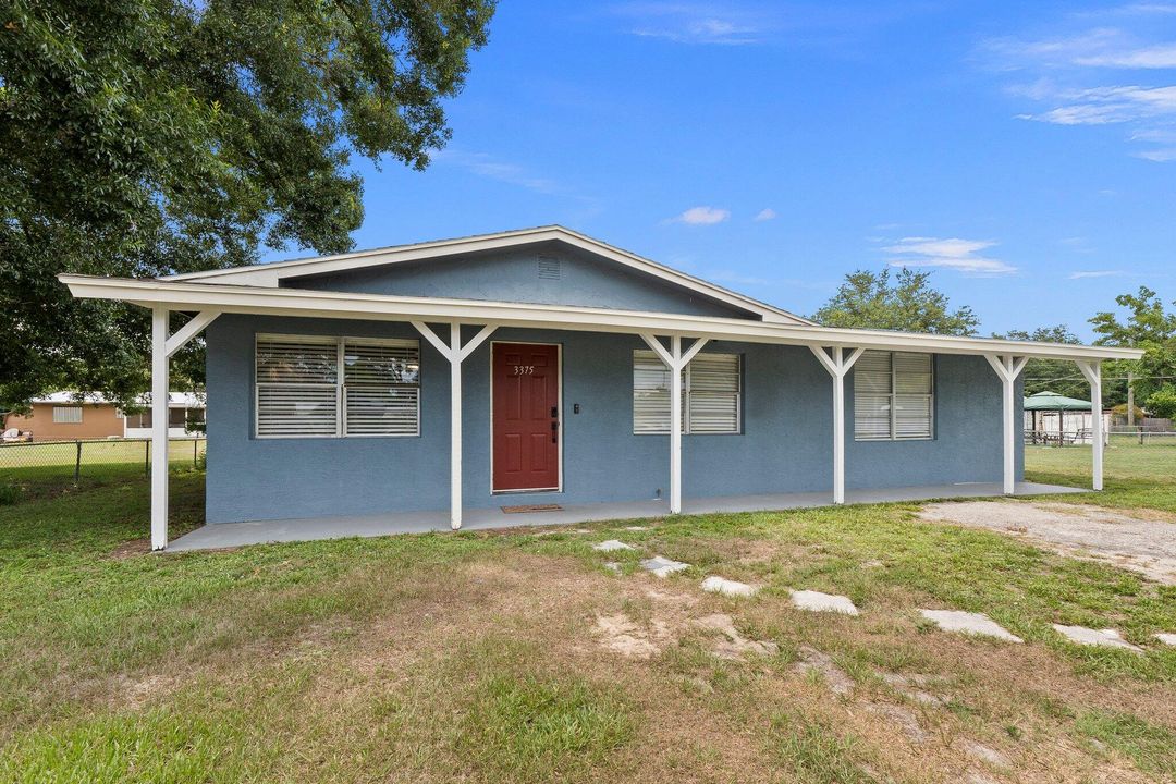 For Sale: $305,000 (3 beds, 2 baths, 1202 Square Feet)