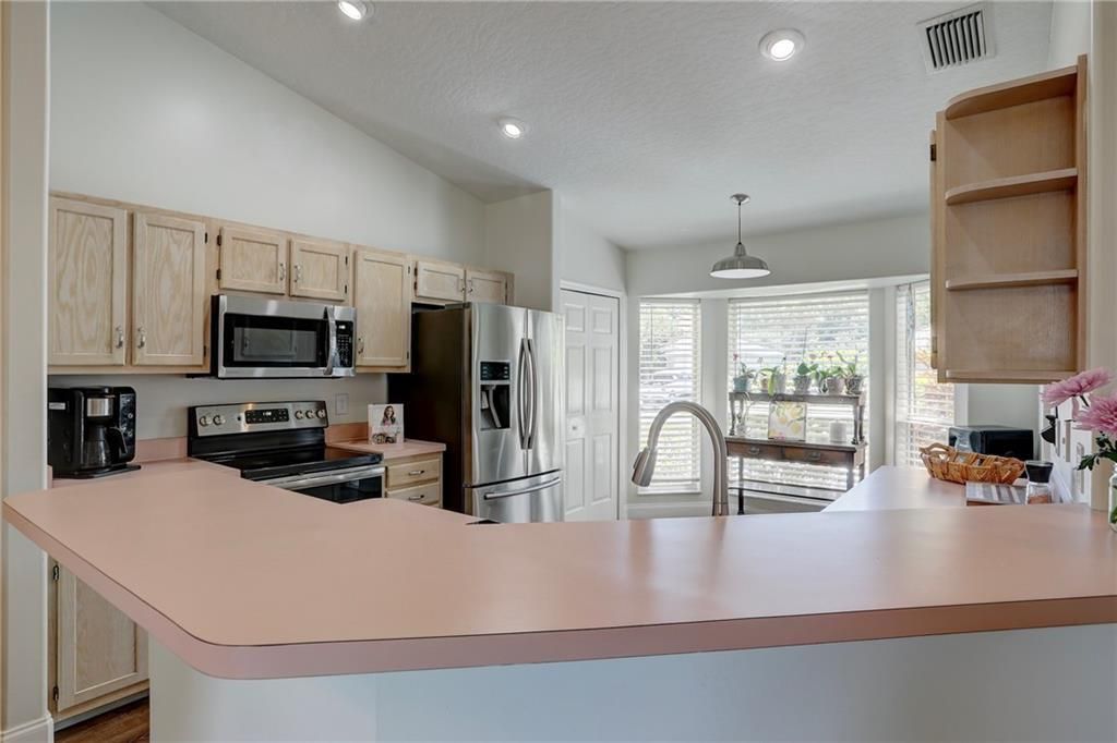 For Sale: $369,900 (3 beds, 2 baths, 1543 Square Feet)