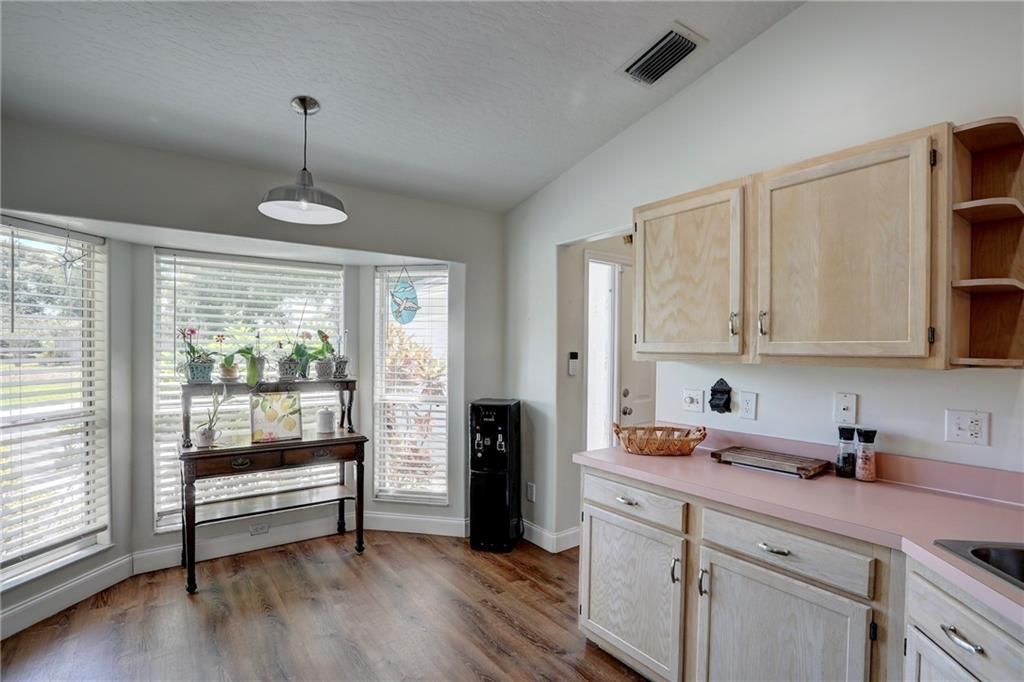 For Sale: $369,900 (3 beds, 2 baths, 1543 Square Feet)