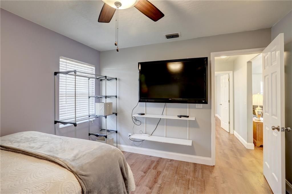 For Sale: $369,900 (3 beds, 2 baths, 1543 Square Feet)