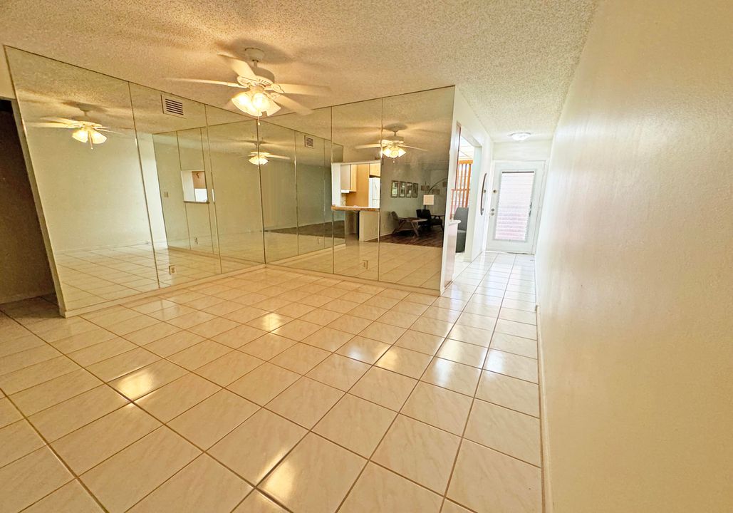 For Sale: $169,900 (2 beds, 2 baths, 1156 Square Feet)
