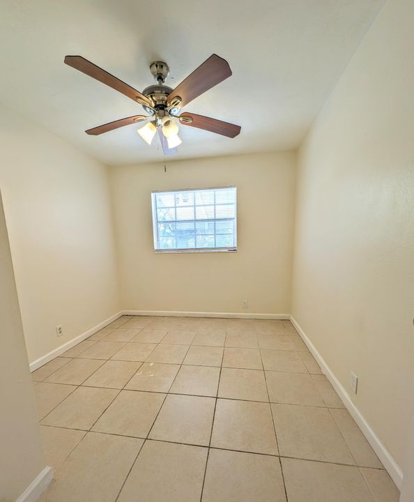 For Sale: $269,900 (3 beds, 1 baths, 912 Square Feet)