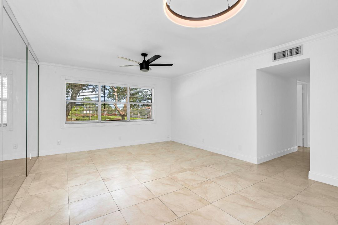 For Sale: $299,900 (3 beds, 2 baths, 1000 Square Feet)