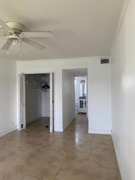 For Rent: $1,095 (1 beds, 1 baths, 1200 Square Feet)