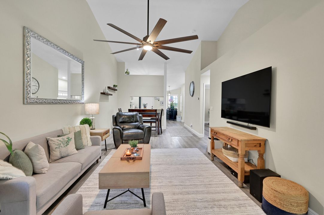 Active With Contract: $384,900 (2 beds, 2 baths, 1175 Square Feet)