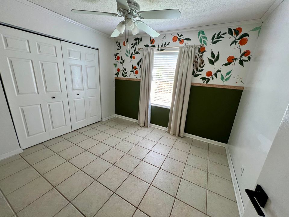 Active With Contract: $3,000 (3 beds, 2 baths, 1589 Square Feet)