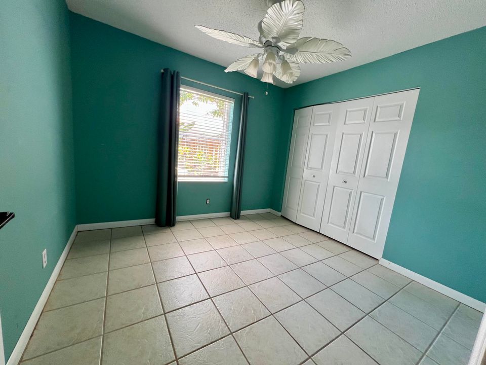 Active With Contract: $3,000 (3 beds, 2 baths, 1589 Square Feet)