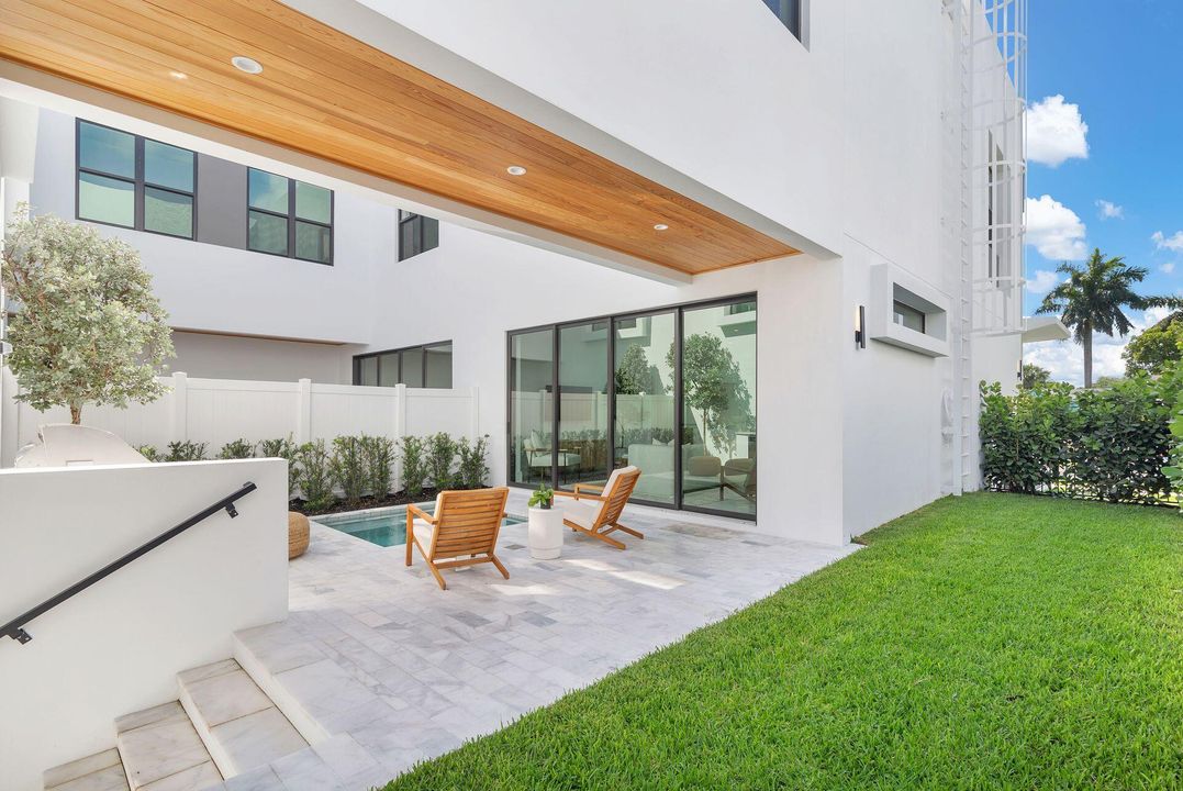 Active With Contract: $1,475,000 (3 beds, 3 baths, 2375 Square Feet)