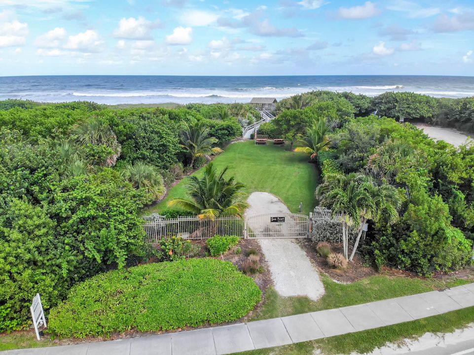 For Sale: $1,850,000 (3 beds, 2 baths, 2662 Square Feet)