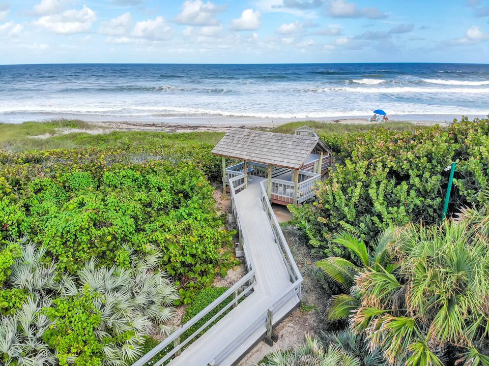 For Sale: $1,850,000 (3 beds, 2 baths, 2662 Square Feet)