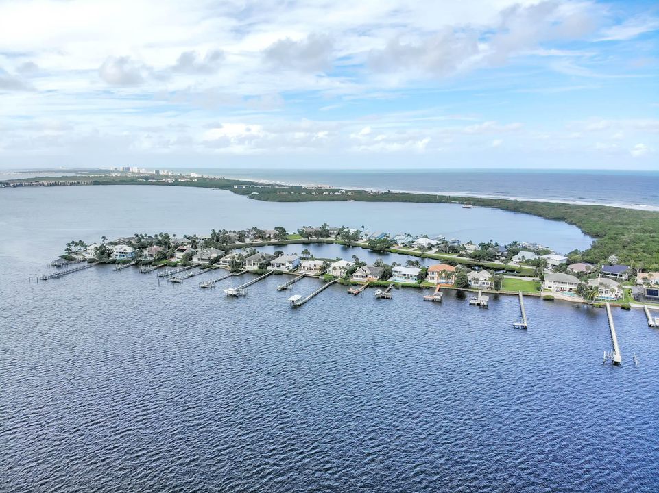 For Sale: $1,850,000 (3 beds, 2 baths, 2662 Square Feet)