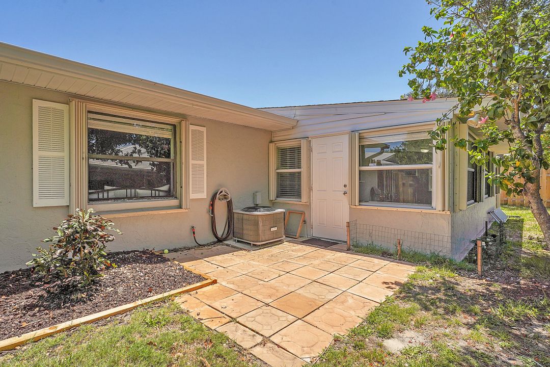 For Sale: $699,000 (3 beds, 2 baths, 1951 Square Feet)