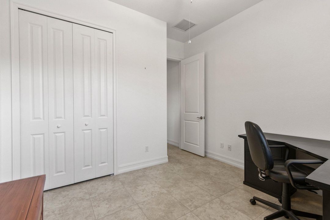 For Sale: $479,000 (2 beds, 2 baths, 1810 Square Feet)