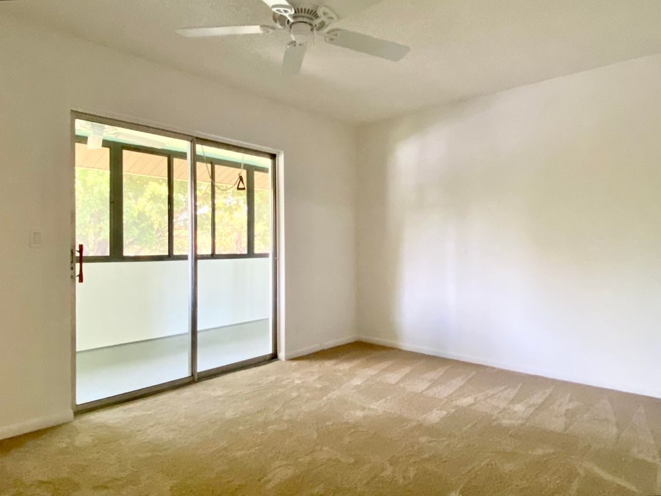 For Sale: $300,000 (2 beds, 2 baths, 980 Square Feet)