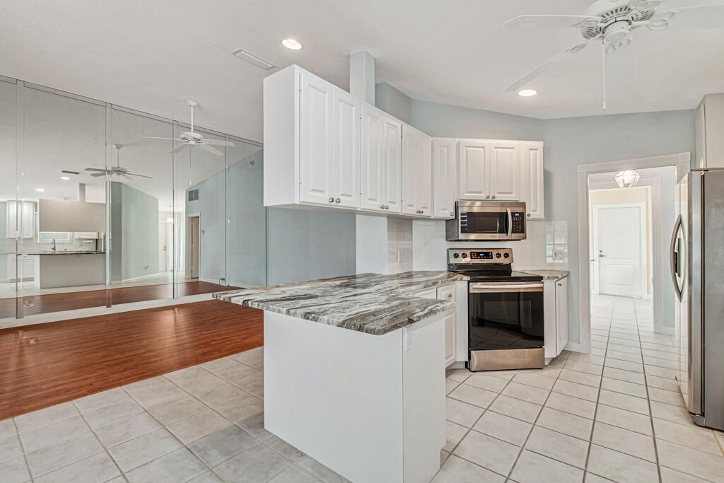 For Sale: $464,900 (2 beds, 2 baths, 1680 Square Feet)