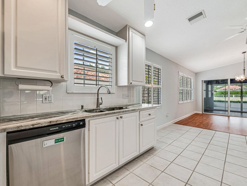 For Sale: $464,900 (2 beds, 2 baths, 1680 Square Feet)