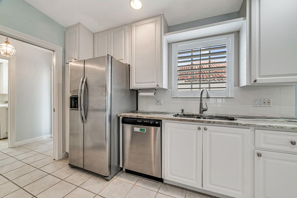 For Sale: $464,900 (2 beds, 2 baths, 1680 Square Feet)