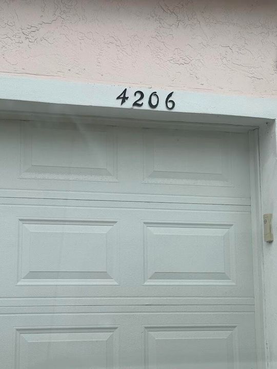 For Rent: $6,000 (2 beds, 2 baths, 1195 Square Feet)