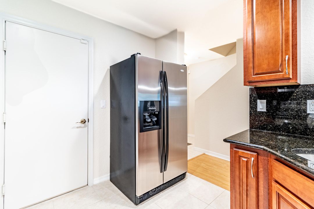 For Sale: $417,000 (2 beds, 2 baths, 1191 Square Feet)