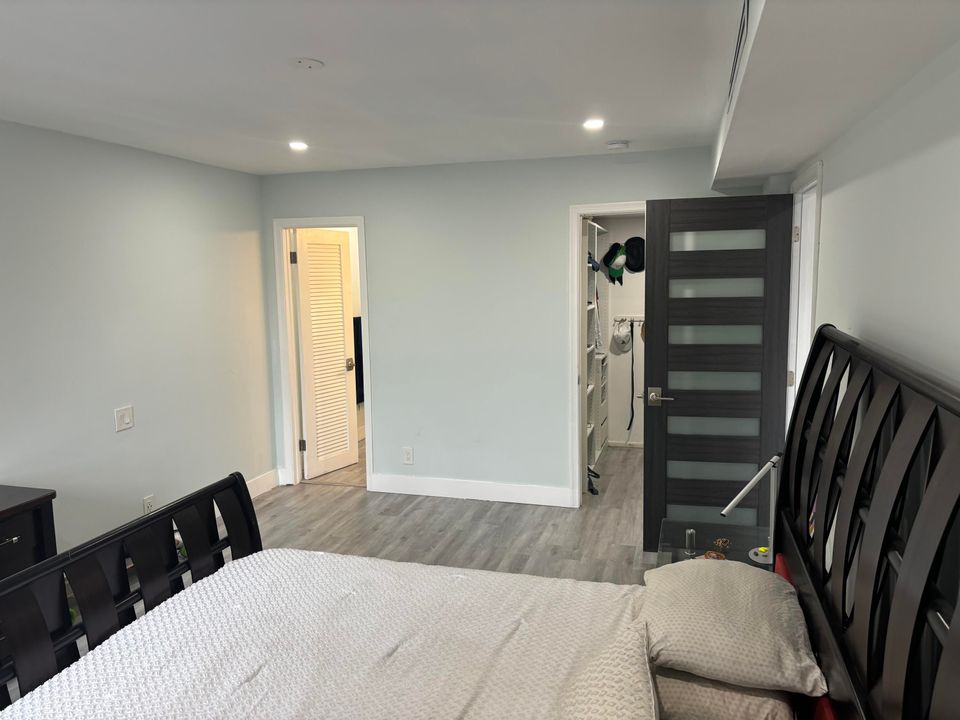 For Sale: $465,000 (1 beds, 1 baths, 793 Square Feet)