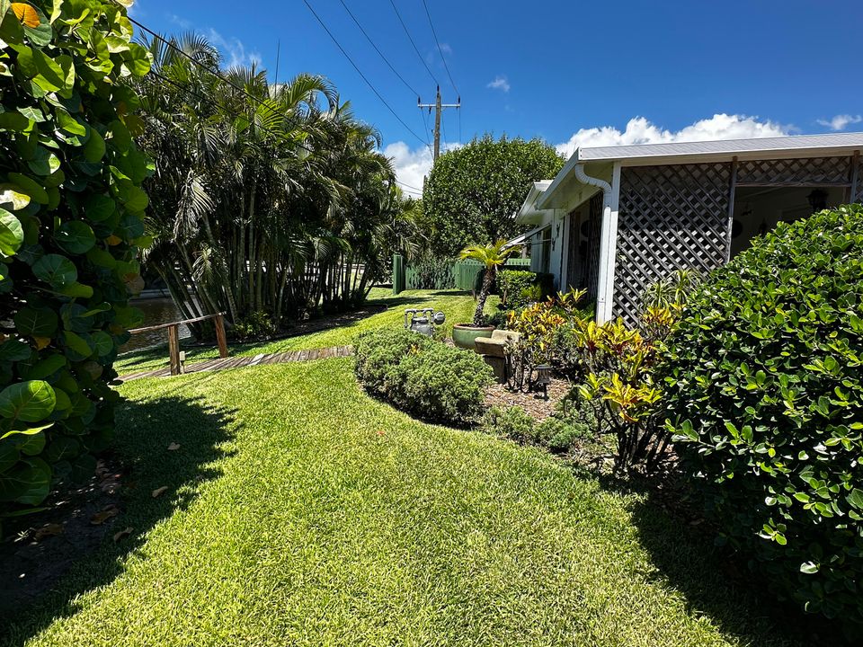 Active With Contract: $725,000 (3 beds, 3 baths, 1670 Square Feet)