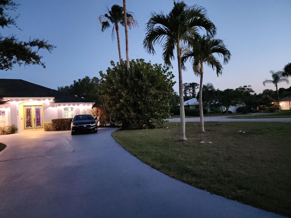 For Sale: $759,000 (4 beds, 2 baths, 2142 Square Feet)