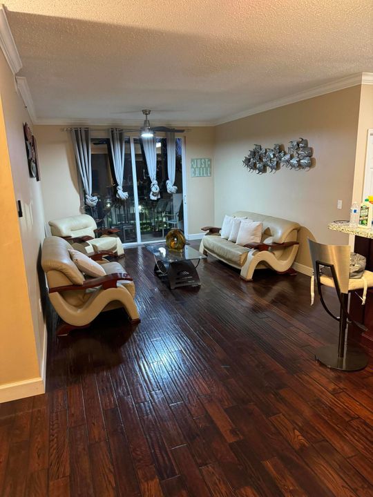 For Rent: $2,650 (2 beds, 2 baths, 1080 Square Feet)