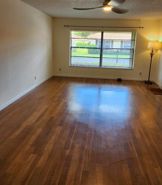 For Rent: $2,700 (2 beds, 2 baths, 1400 Square Feet)