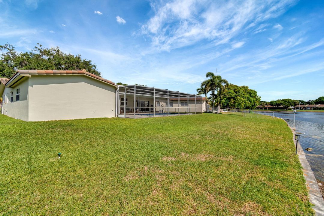 Active With Contract: $789,900 (3 beds, 3 baths, 1897 Square Feet)