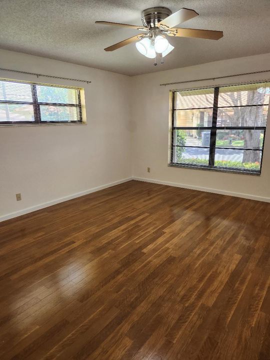 For Rent: $2,700 (2 beds, 2 baths, 1400 Square Feet)