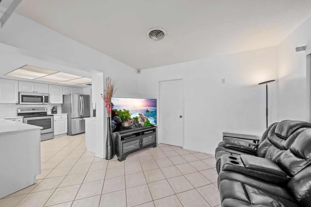 For Sale: $1,550,000 (2 beds, 2 baths, 1474 Square Feet)