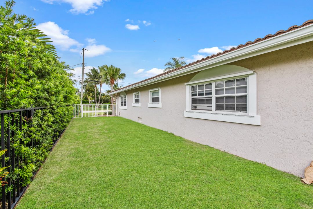 For Sale: $1,550,000 (2 beds, 2 baths, 1474 Square Feet)