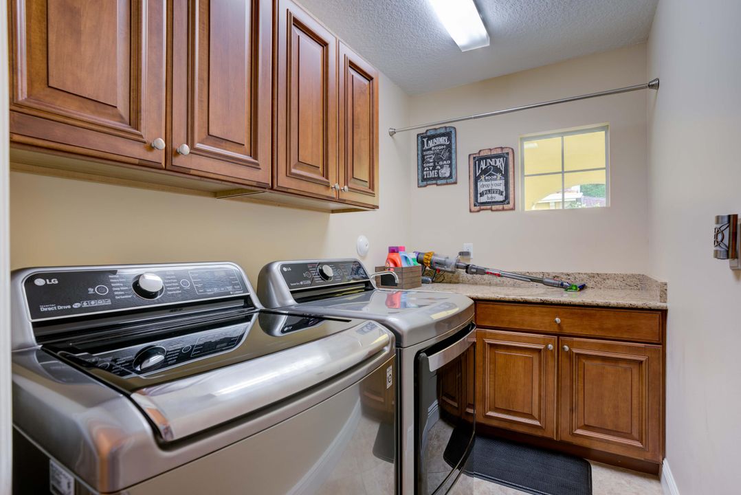 Active With Contract: $3,600 (3 beds, 2 baths, 2216 Square Feet)