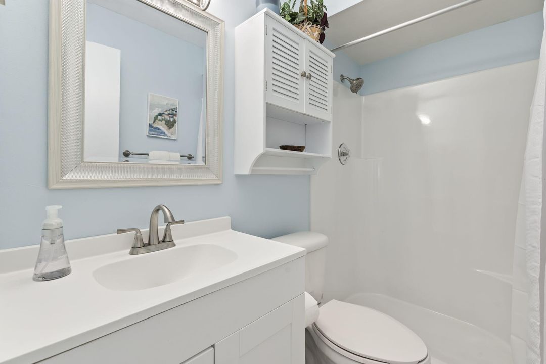 For Sale: $229,900 (2 beds, 2 baths, 1014 Square Feet)