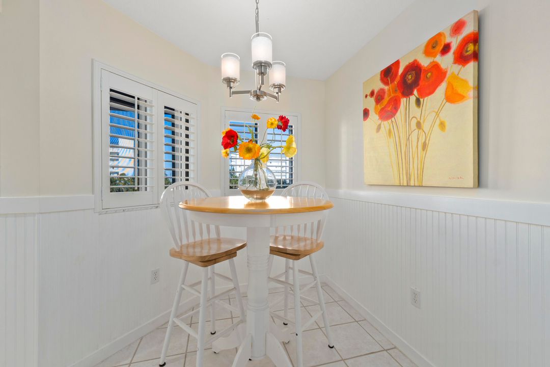 For Sale: $555,000 (2 beds, 2 baths, 1230 Square Feet)