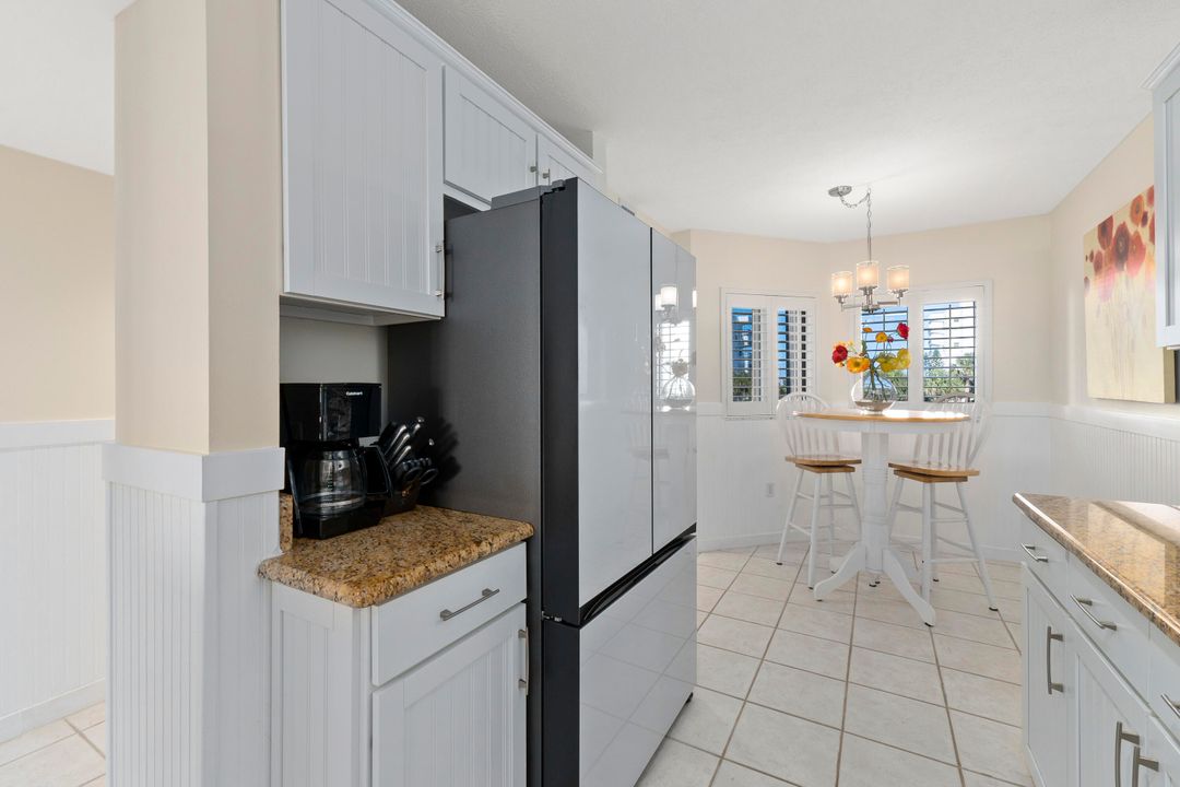 For Sale: $555,000 (2 beds, 2 baths, 1230 Square Feet)