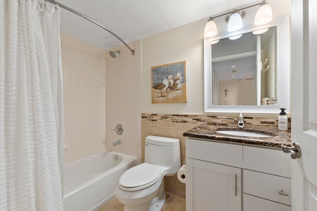 For Sale: $555,000 (2 beds, 2 baths, 1230 Square Feet)