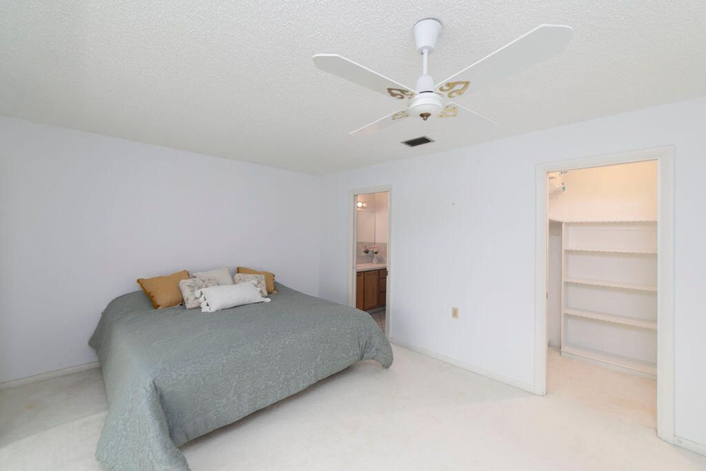 For Sale: $209,000 (2 beds, 2 baths, 1095 Square Feet)