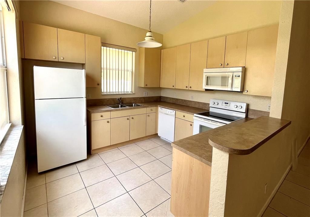 For Sale: $300,000 (3 beds, 2 baths, 1377 Square Feet)