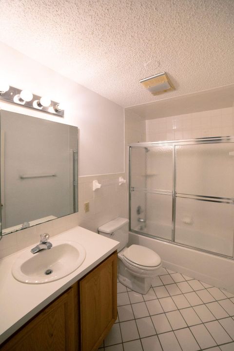 For Sale: $209,000 (2 beds, 2 baths, 1095 Square Feet)