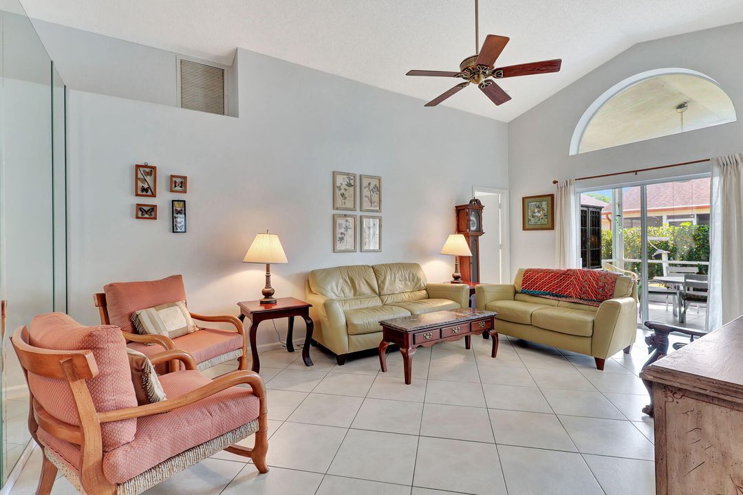 For Sale: $409,000 (3 beds, 2 baths, 1221 Square Feet)