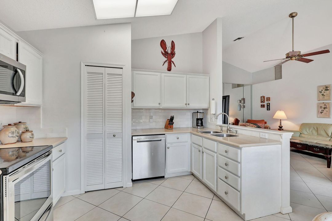 For Sale: $409,000 (3 beds, 2 baths, 1221 Square Feet)