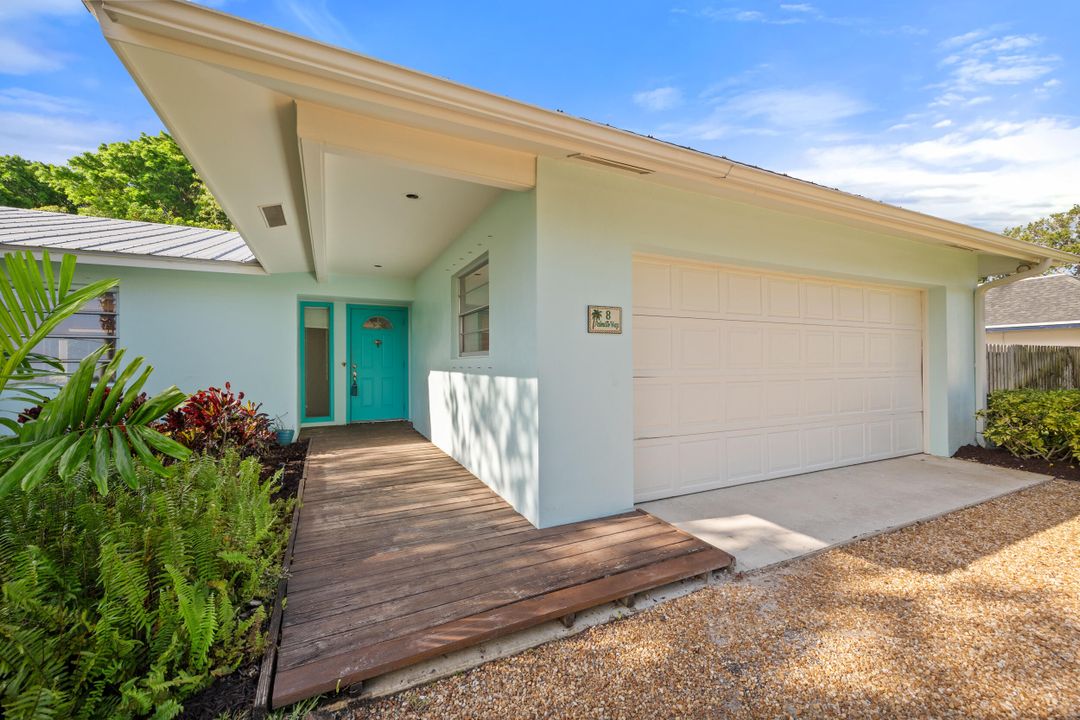 For Sale: $1,089,000 (3 beds, 2 baths, 1772 Square Feet)